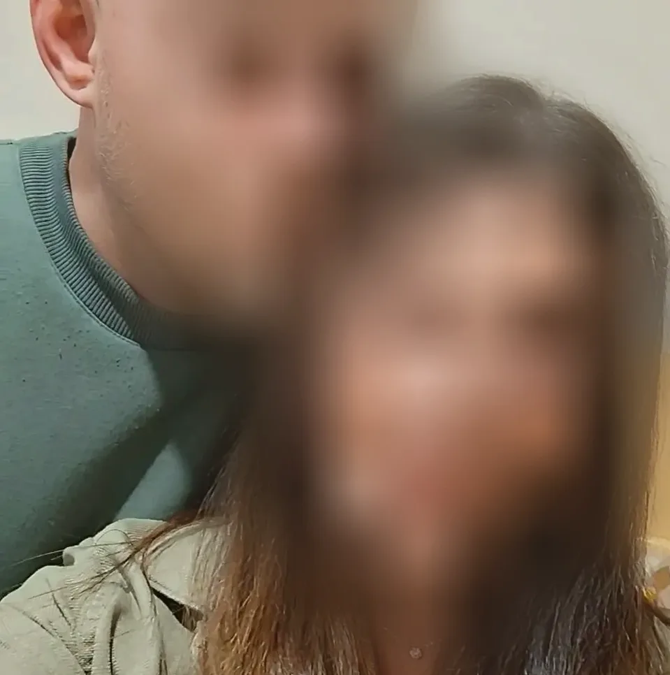 Andrea, 32