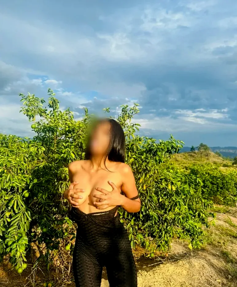Bianca, 25