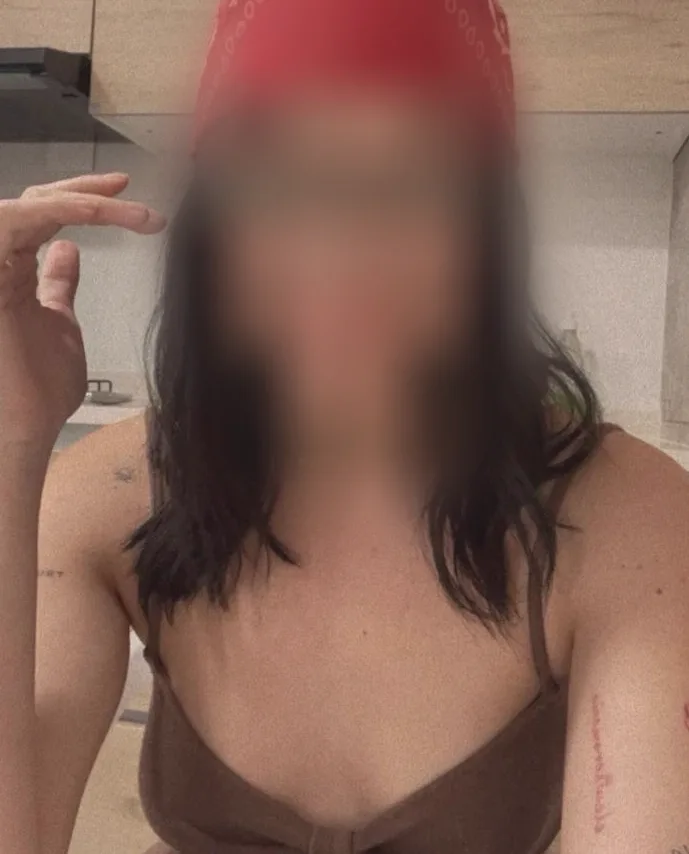 Chiara, 23
