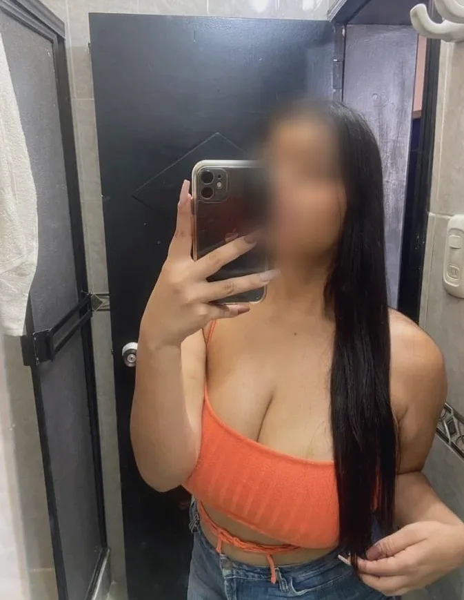 Emily, 29