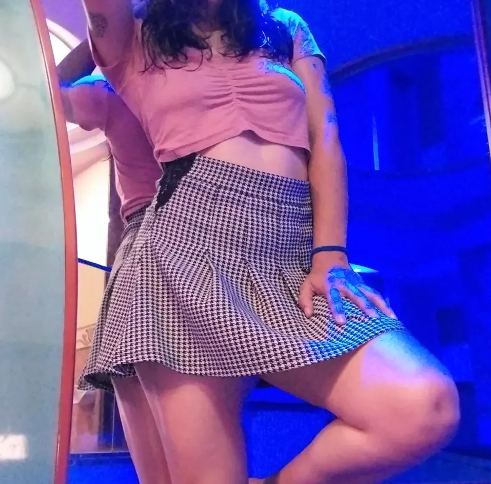 Linda, 35