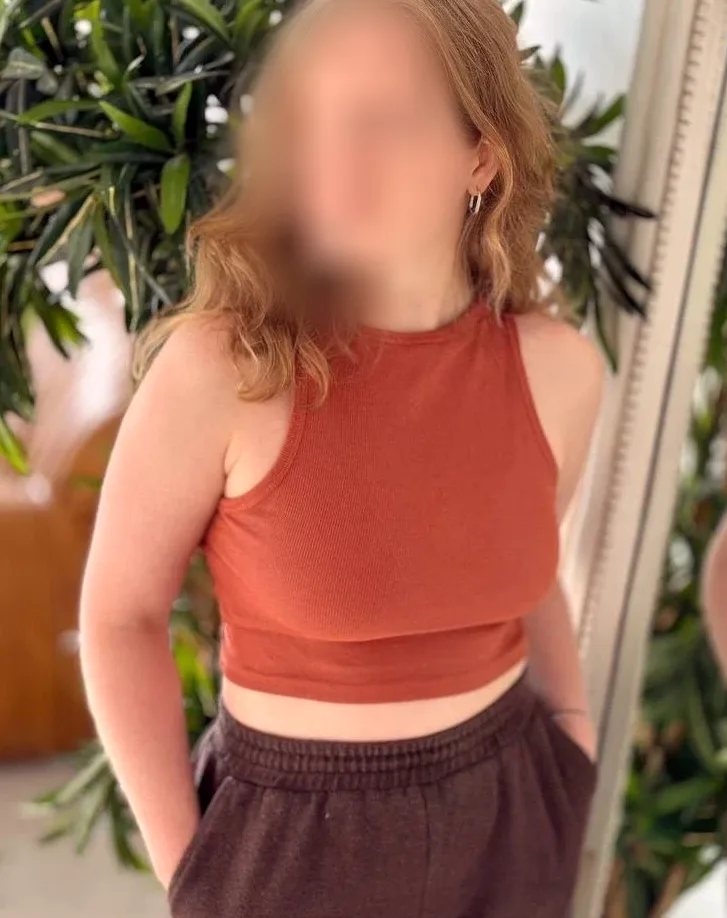 Mira, 27
