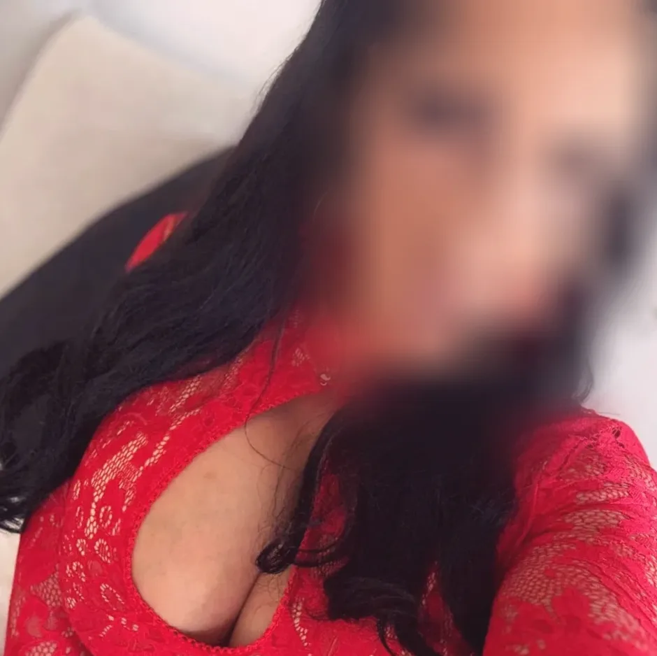 Neele, 37