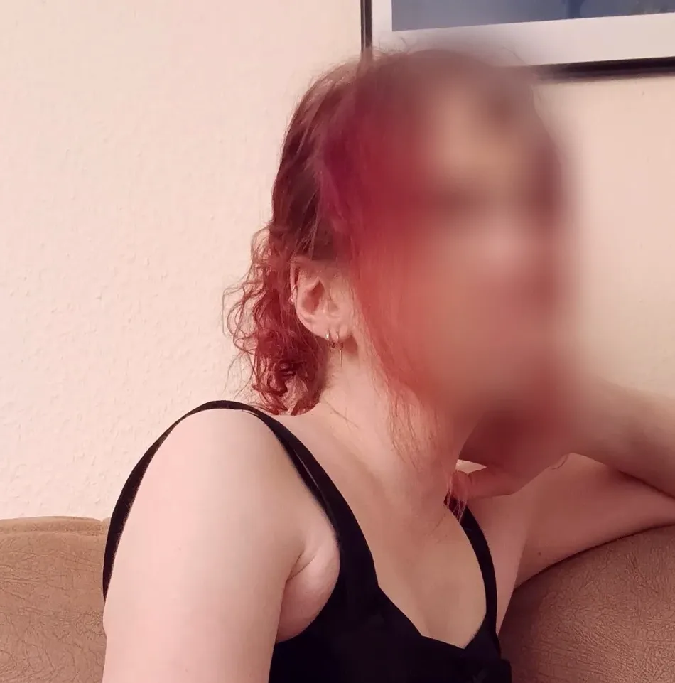 Vivien, 37